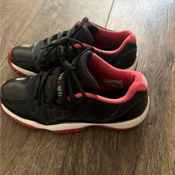 Jordan’s - Picture 5 of 9